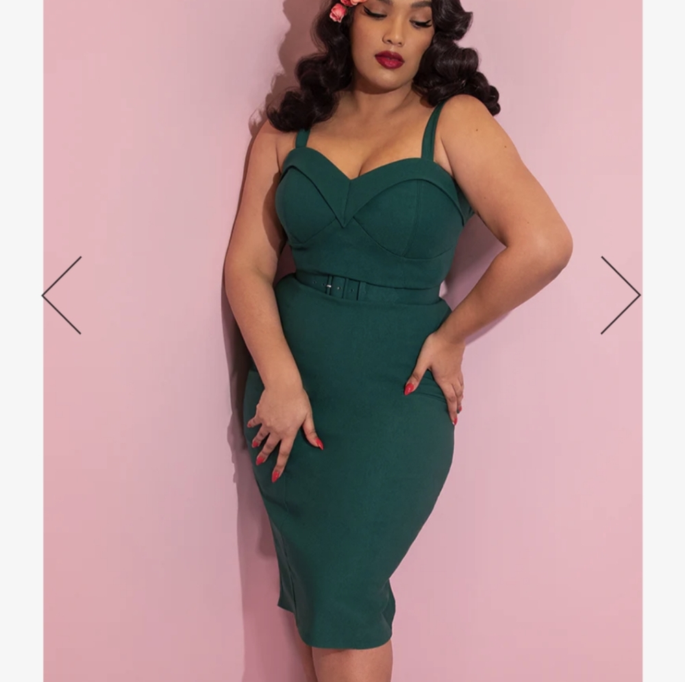 NWT Spruce Green Man-eater Wiggle XL